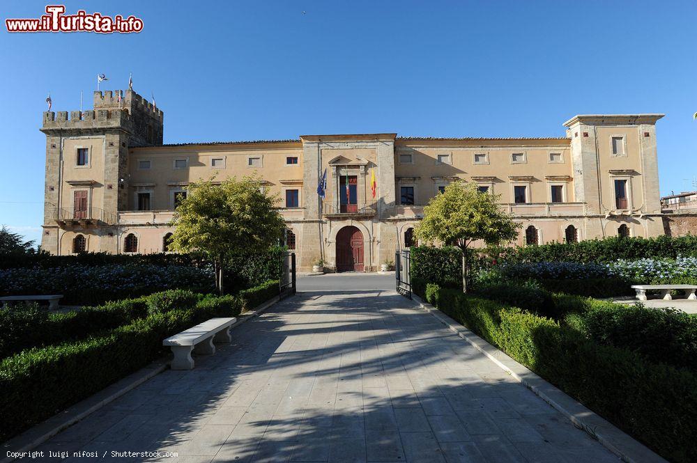 Immagine Il Castello dei Principi di Biscari ad Acate in Sicilia - © luigi nifosi / Shutterstock.com