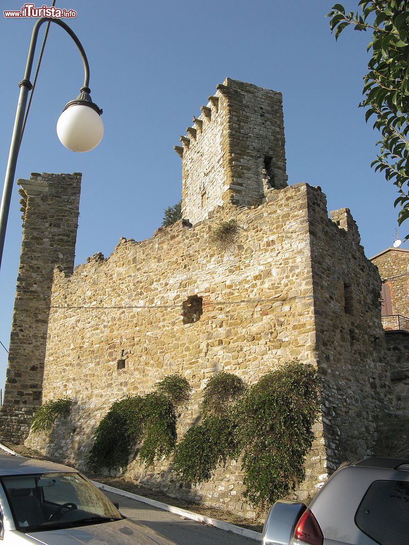 Immagine Il Castello del borgo di Montecolognola in Umbria, Lago Trasimeno - © Demeester - CC BY-SA 3.0, Wikipedia