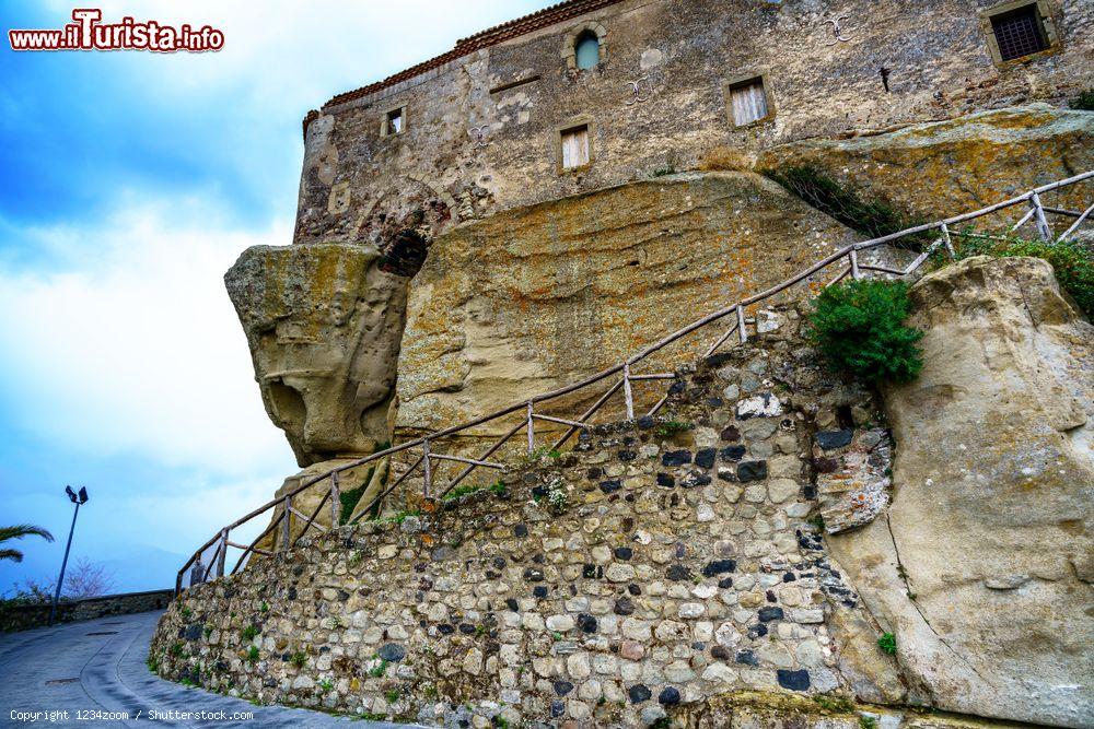 Immagine Il Castello di Castiglione di Sicilia - © 1234zoom / Shutterstock.com