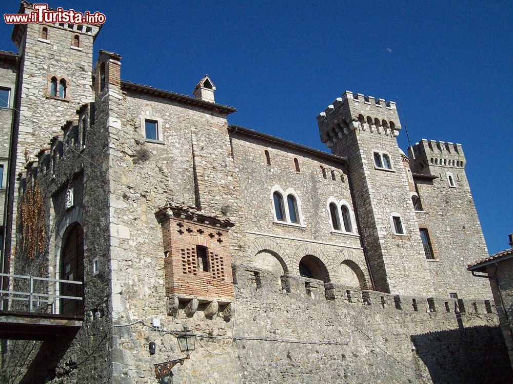 Immagine Il Castello di Collalto Sabino, borgo storico del Lazio - © altotemi, CC BY-SA 2.0, Wikipedia