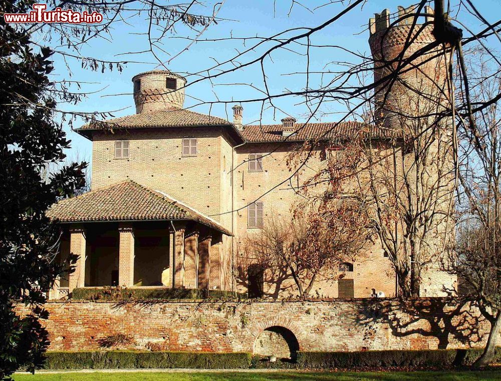 Immagine Il Castello di Faule, cittadina del Piemonte - © F Ceragioli, CC BY-SA 3.0, Wikipedia