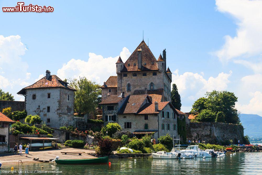 Immagine Il Castello di Yvoire, affacciato sul Lago Lemano, al confine tra Francia e Svizzera - © Lewis Liu / Shutterstock.com