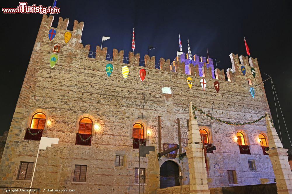 Immagine Il castello medievale di Marostica illuminato di notte, Veneto - © ChiccoDodiFC / Shutterstock.com