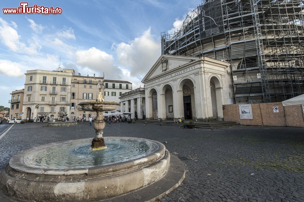 Immagine Il centro di Ariccia, la cittadina dei Castelli Romani, Lazio