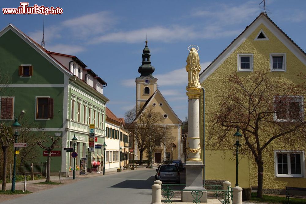 Immagine Il centro di Bad Waltersdorf, città termale della Stiria in Austria - © Aktron, CC BY 3.0, Wikipedia