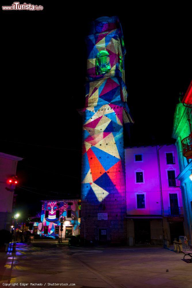 Immagine Il centro di Giaveno illuminato in modo artistico durante il periodo del carnevale - © Edgar Machado / Shutterstock.com