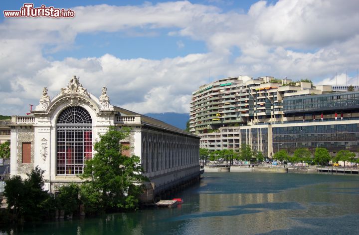 Immagine Il centro di Ginevra, Svizzera. A fare da cornice a questo gioiello svizzero è l'insenatura in cui il Rodano lascia il lago Lemano