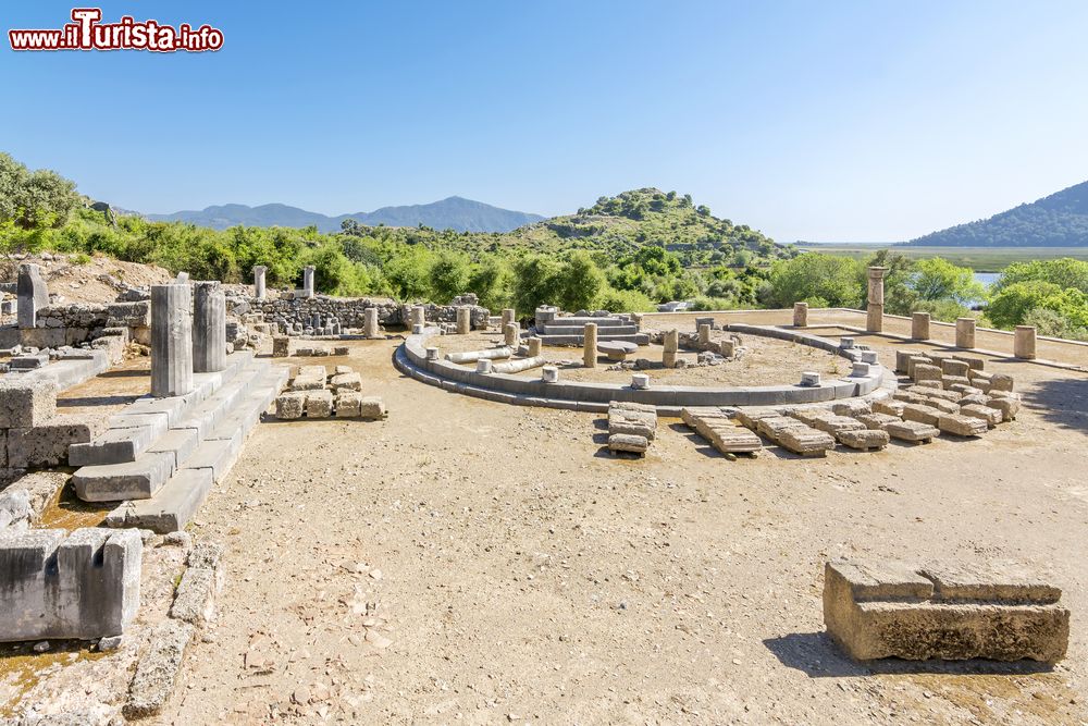 Immagine Il complesso di templi nell'antica città di Kaunos, Dalyan, Turchia.