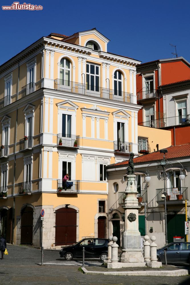 Immagine L'edificio che ospita il Convitto Nazionale P. Colletta a Avellino, Italia.