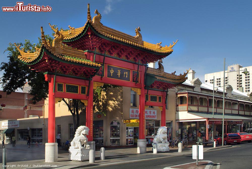 Immagine Il distretto di Chinatown nella città di Adelaide, Australia. Si trova su Moonta Street all'interno della grande area di Adelaide Central Markets- © fritz16 / Shutterstock.com