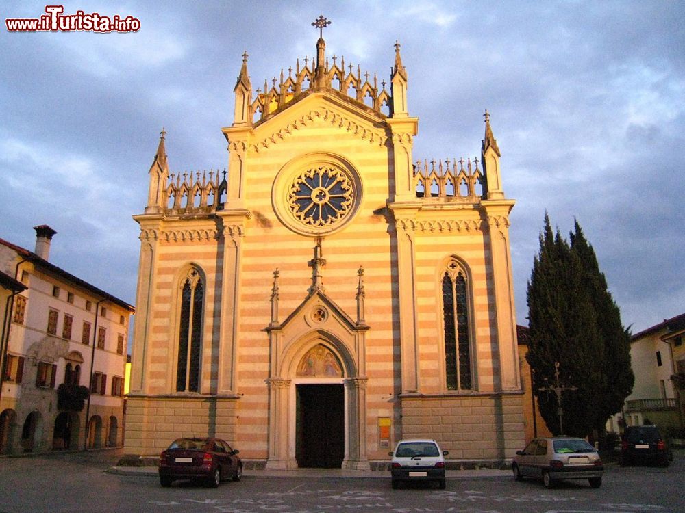 Immagine Il Duomo di Valvasone Arzene, comune del Friuli Venezia Giulia - © Tiesse, Wikipedia