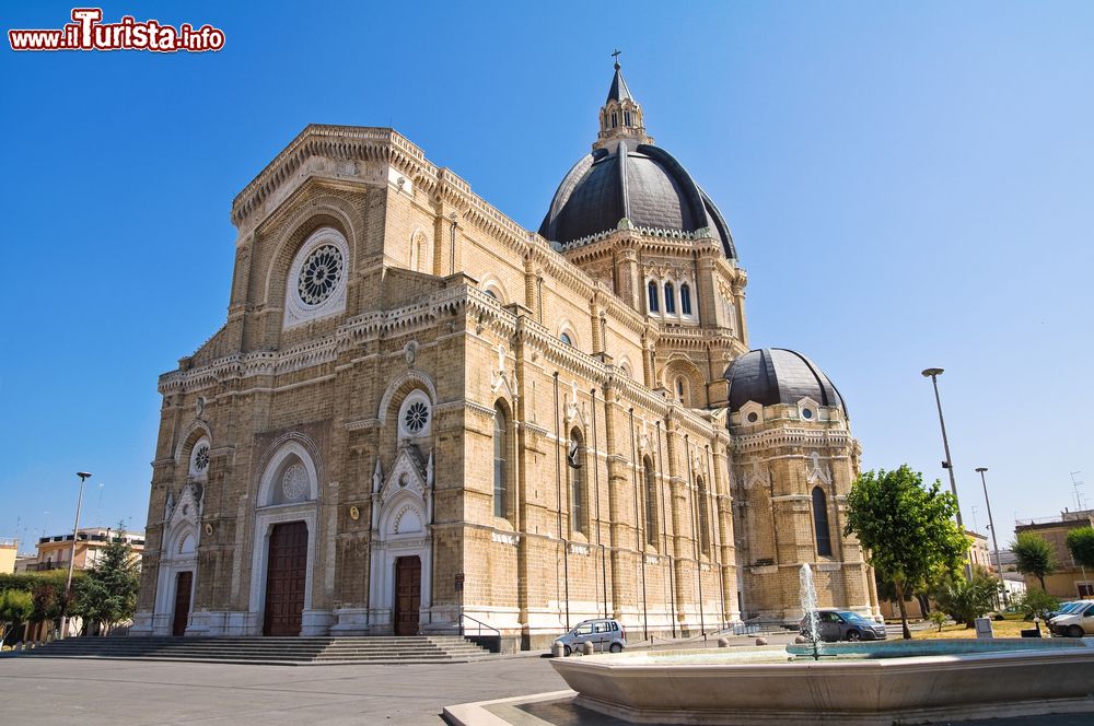 Immagine Il Duomo Tonti di Cerignola, la Cattedrale cittadina della località in Puglia