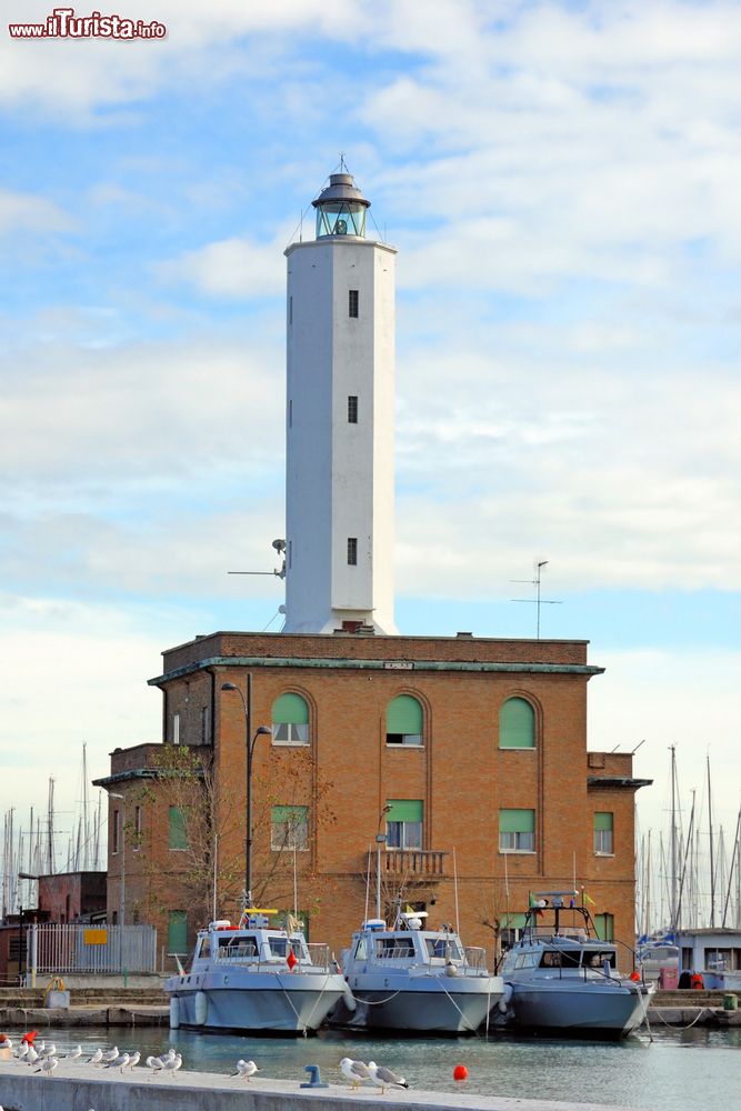 Immagine Il faro di Marina di Ravenna, riviera Romagnola