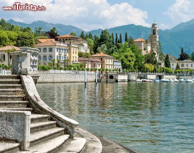 Immagine Il fascino di Tremezzo, con gli eleganti palazzi a specchio sul Lago di Como - © travelpeter / Shutterstock.com