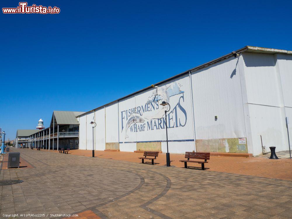 Immagine Il Fishermen's Wharf Market di Adelaide, Australia. Questo grande edificio al chiuso ospita i mercati della domenica. Si trova al porto interno della città - © ArliftAtoz2205 / Shutterstock.com