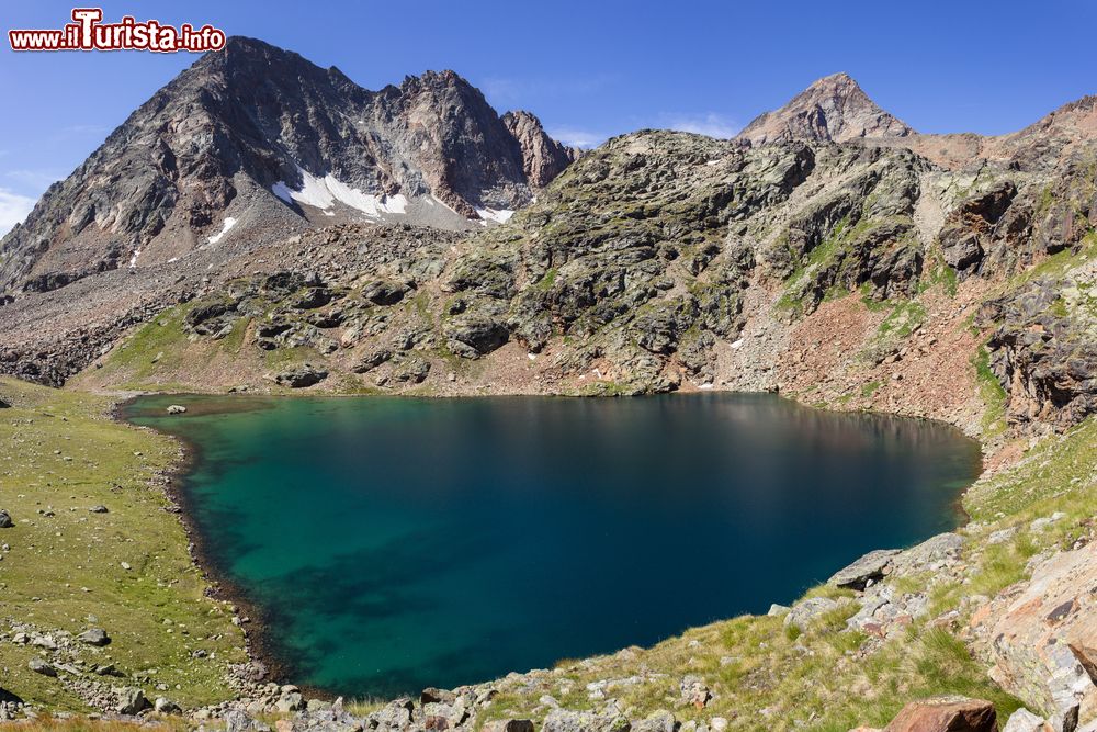 Immagine Il secondo lago di Lussert sulle montagne di Cogne in Valle d'Aosta.