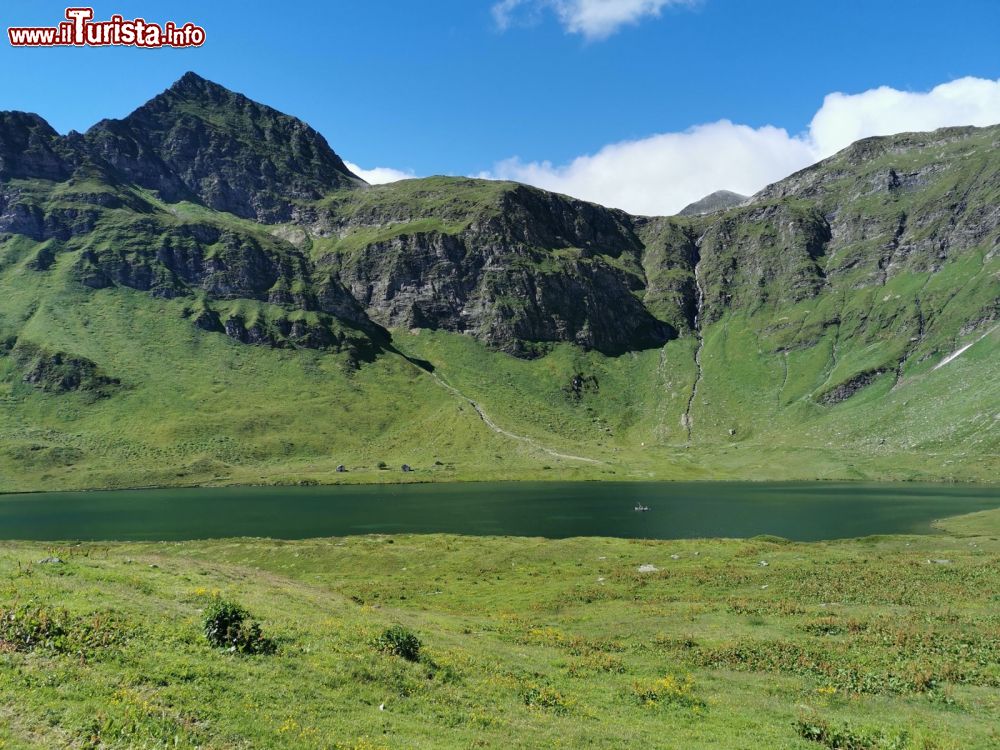 Immagine Il lago di Cadagno nella Svizzera Italiana