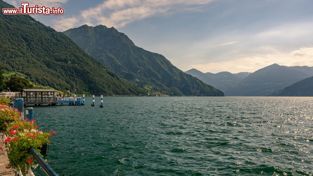 Immagine Il Lago di Iseo fotografato da Pisogne in Lombardia