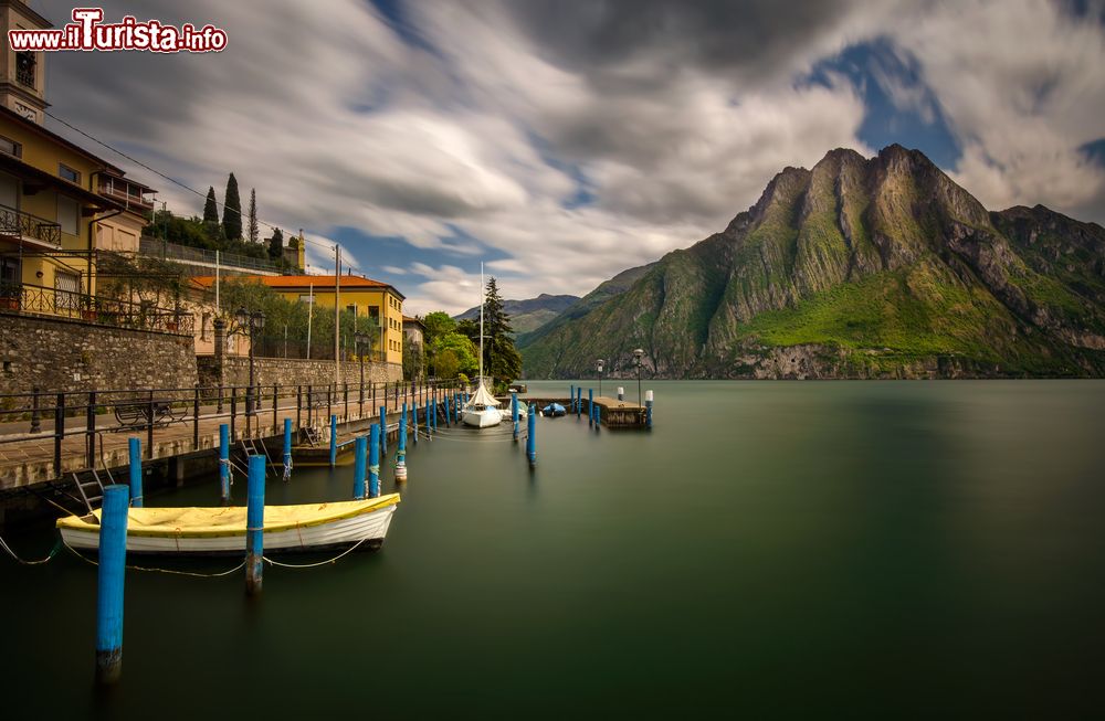 Immagine Il lago di Iseo fotografato da Riva di Solto in Lombardia