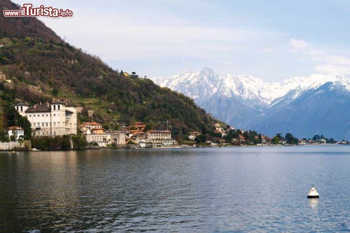 Immagine Il Lago Lario fotografato a Dongo, in Lombardia - © Mor65_Mauro Piccardi / Shutterstock.com