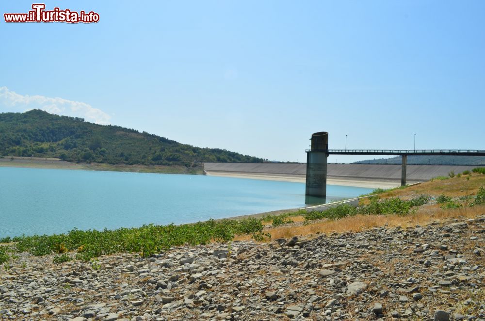 Immagine Il lago sul fiume Alento vicino a Prignano Cilento