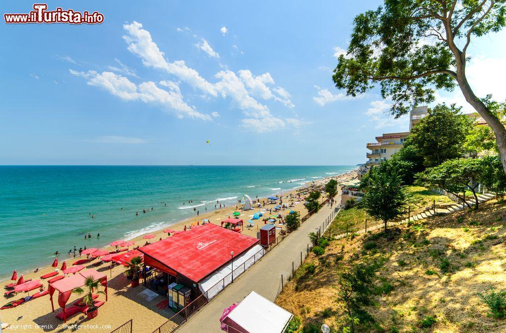 Immagine Il mare verde e la spiaggia di Obzor in Bulgaria - © Brenik / Shutterstock.com