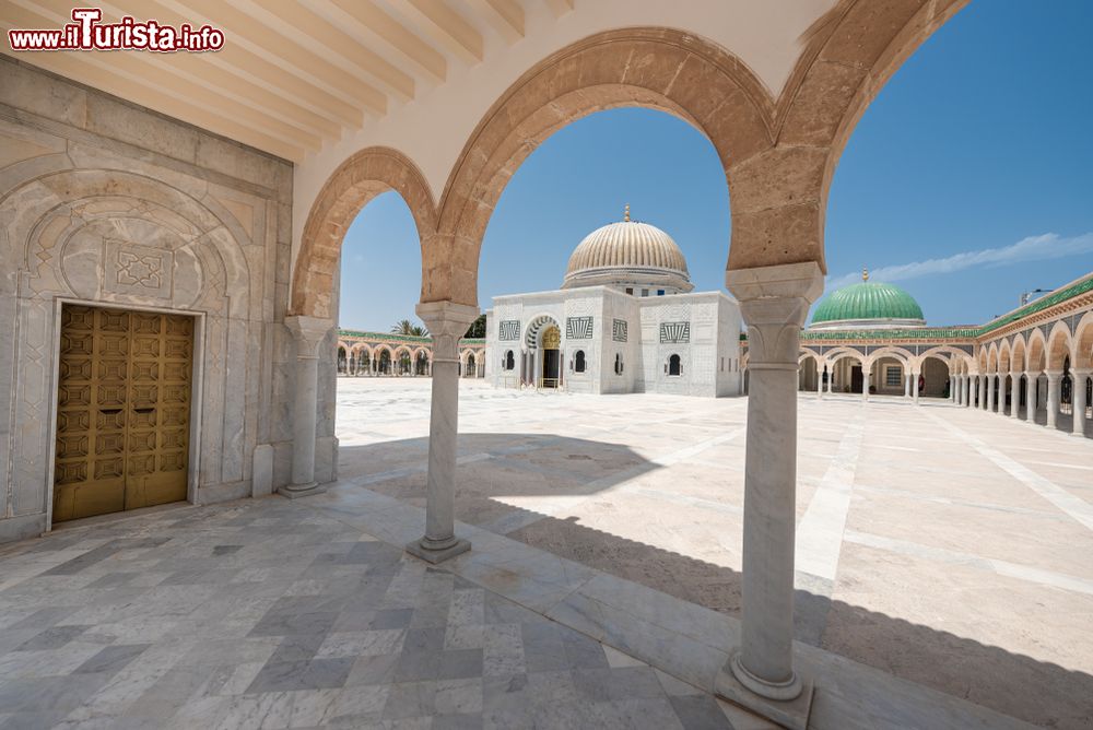 Immagine Il Mausoleo Bourguiba a Monastir in Tunisia accoglie le spoglie mortali del presidente Habib Bourguiba, il padre della Repubblica Tunisina