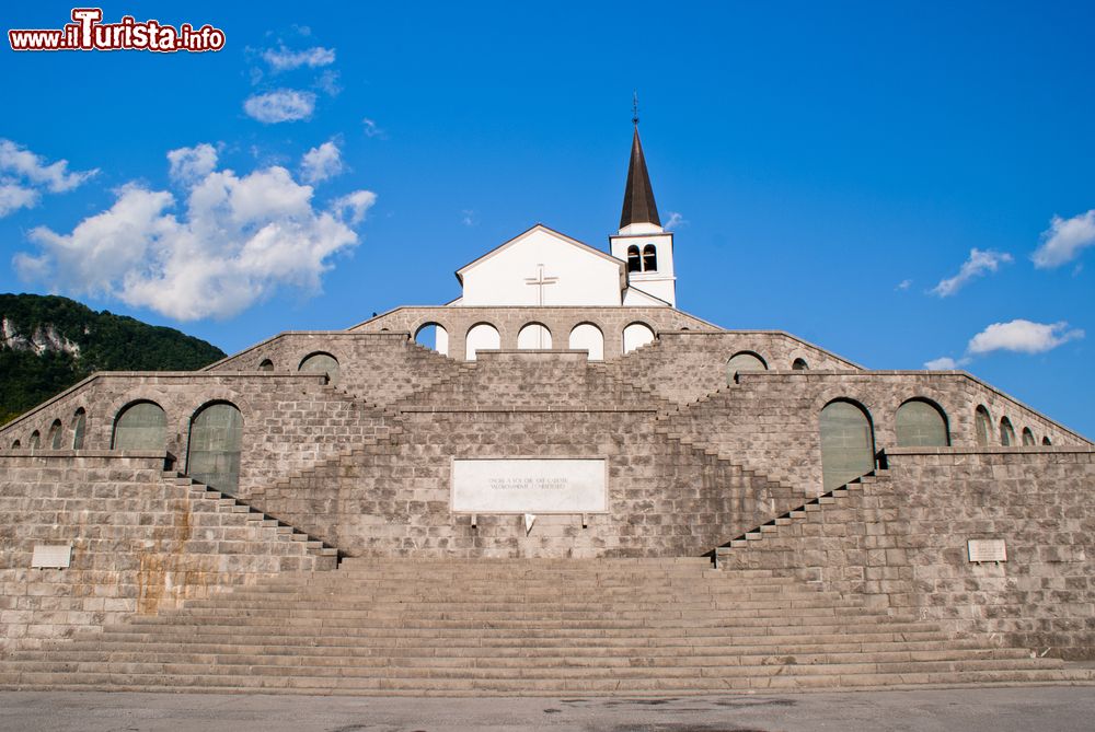 Immagine Il Memoriale Italiano di Caporetto in Slovenia.