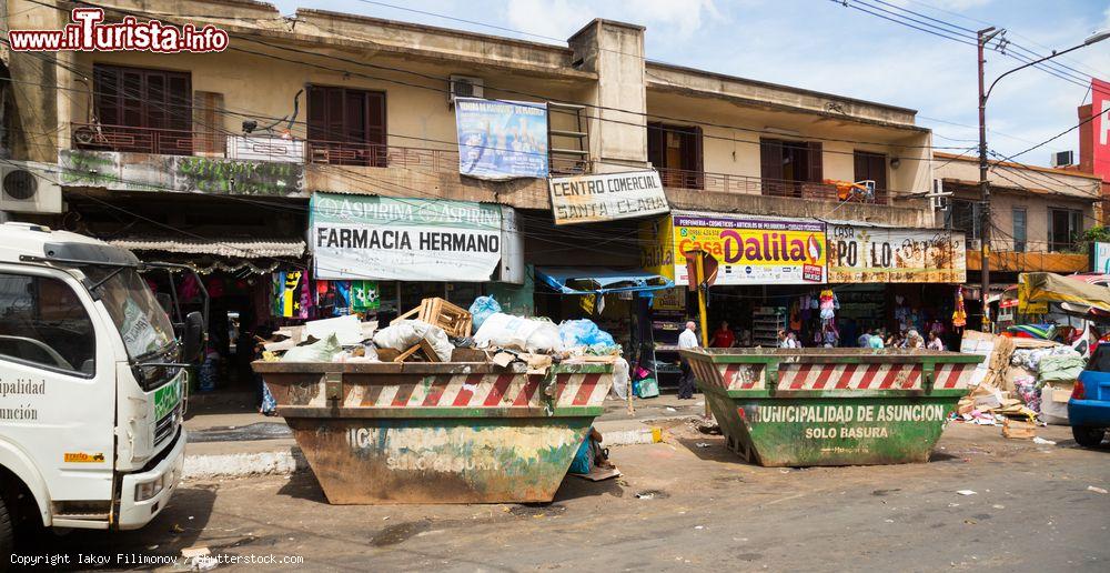 Immagine Il mercato centrale di Asuncion, simbolo della capitale del Paraguay - © Iakov Filimonov / Shutterstock.com