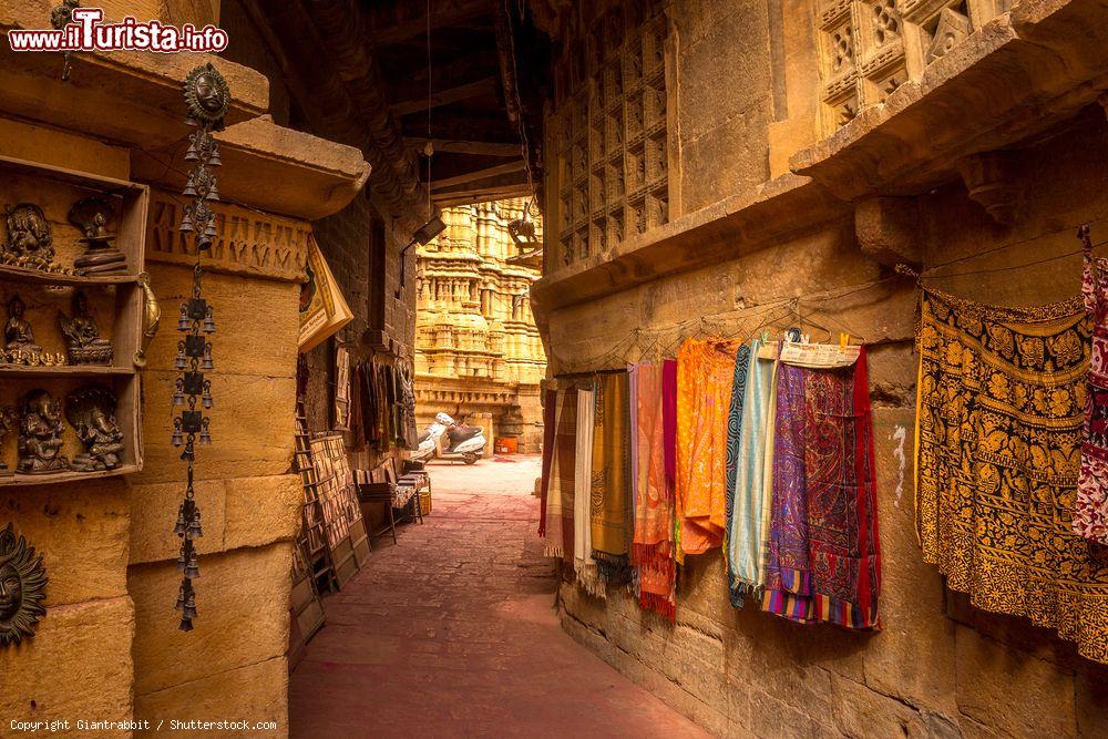 Immagine Il mercato coperto nel forte di Jaisalmer, Rajasthan, India - © Giantrabbit / Shutterstock.com