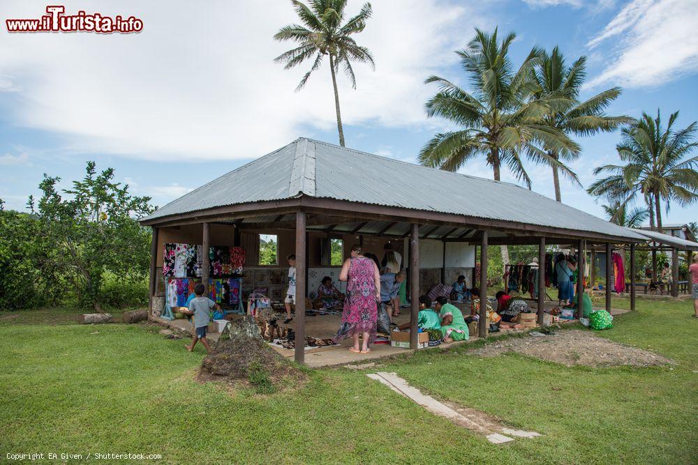Immagine Il mercato di un villaggio di donne nella capitale Suva, Viti Levu, Figi - © EA Given / Shutterstock.com