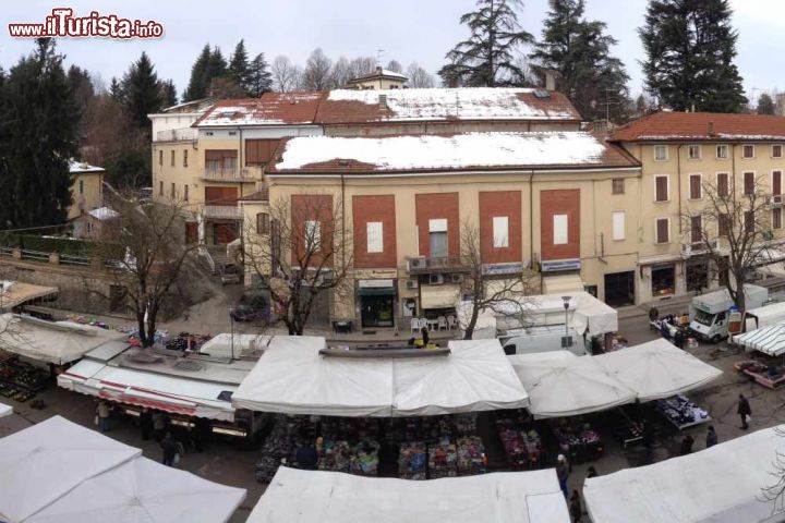 Immagine Il mercato domenicale di Traversetolo, vicino a Parma