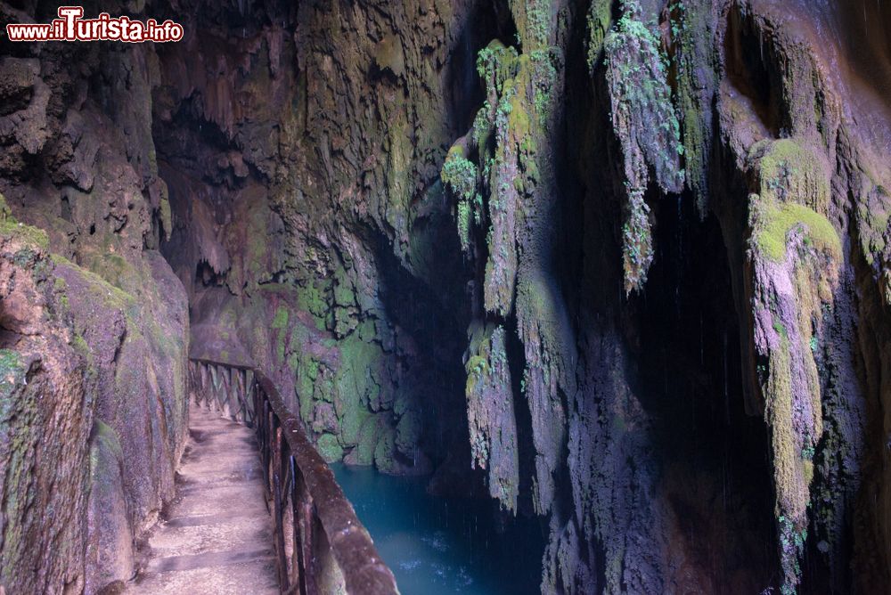 Immagine Il Monastero di Pietra a Nuevalos, provincia di Saragozza, Spagna. E' una delle enclave turistiche più visitate dell'Aragona.