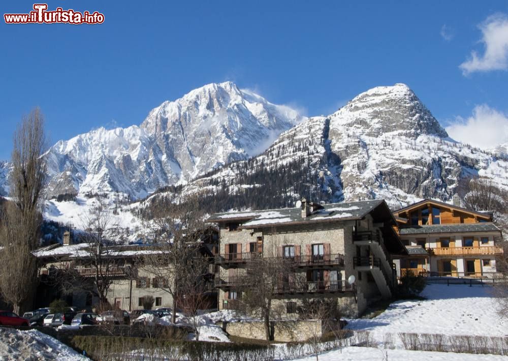 Immagine il Monte Bianco fotografato a Courmayeur in inverno, Valle d'Aosta