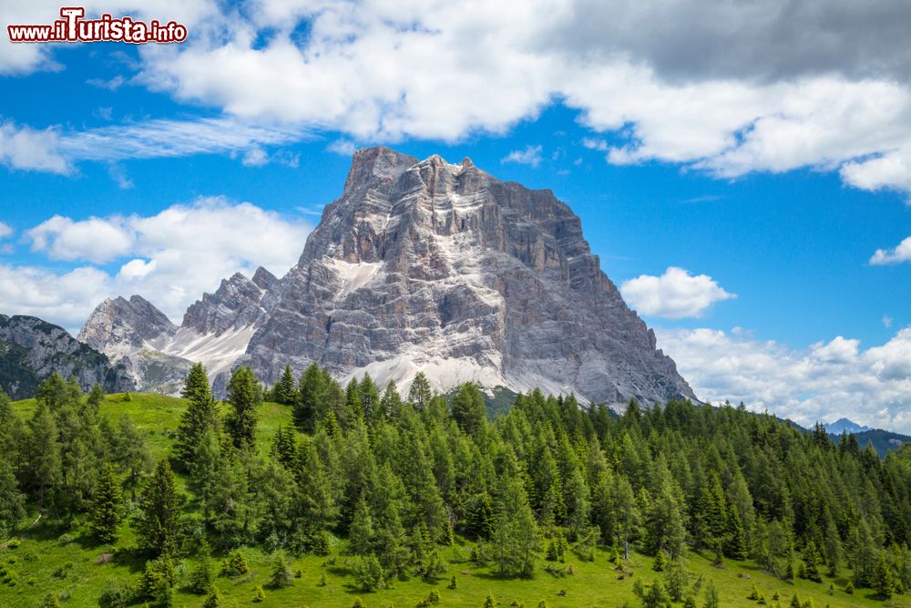 Immagine Il Monte Pelmo uno dei massicci dolomitici del Veneto, Alpi orientali