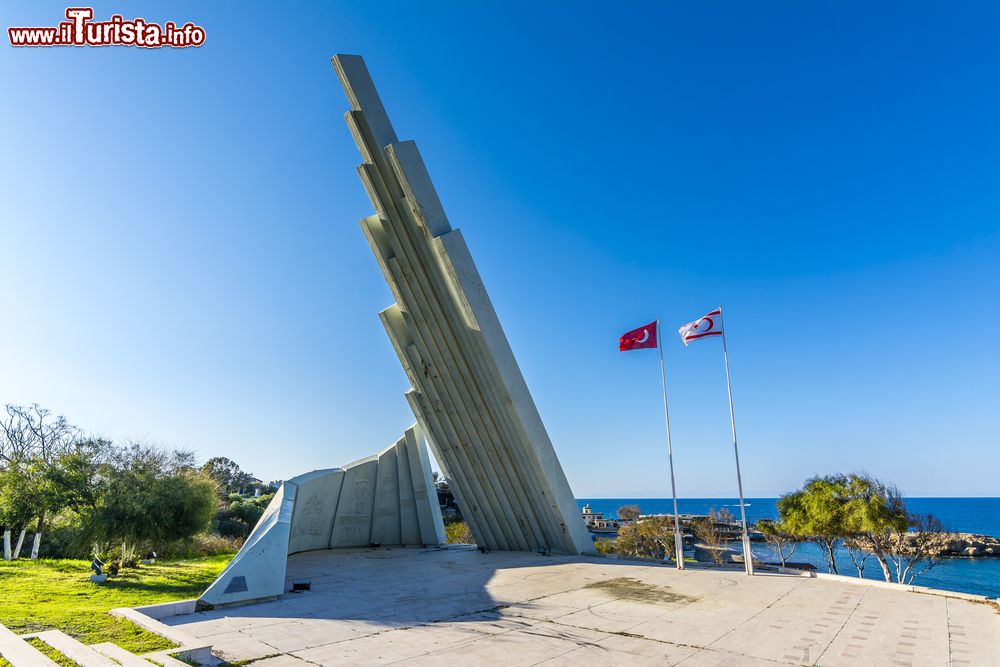 Immagine Il Monumento alla Libertà a Kyrenia, nord di Cipro.