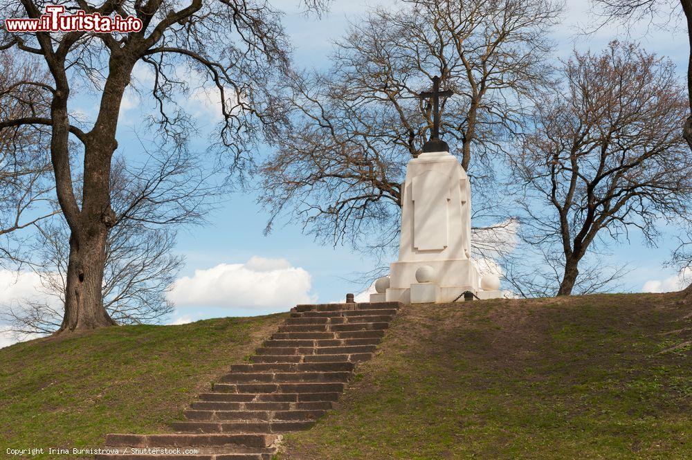 Immagine Il monumento situato al bastione Svinuzsky, Pskov, Russia. Dal 1897 questo gruppo scultoreo sorge nella cittadina di Pskov - © Irina Burmistrova / Shutterstock.com