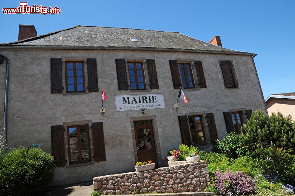 Immagine Il Municipio di Chatelus, piccolo Municipio della Francia