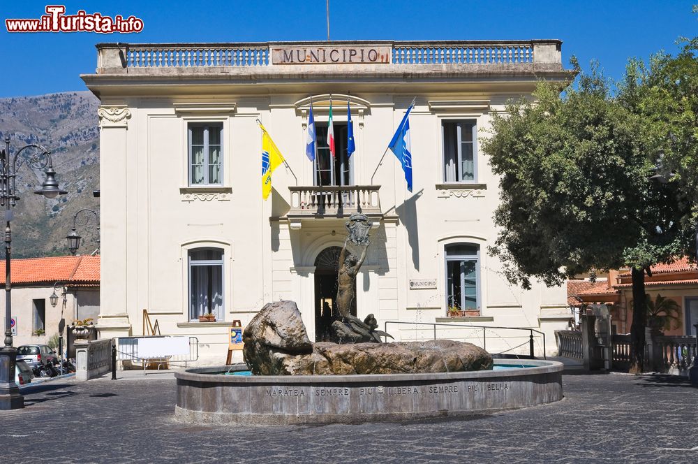 Immagine Il municipio di Maratea il borgo costiero della Basilicata