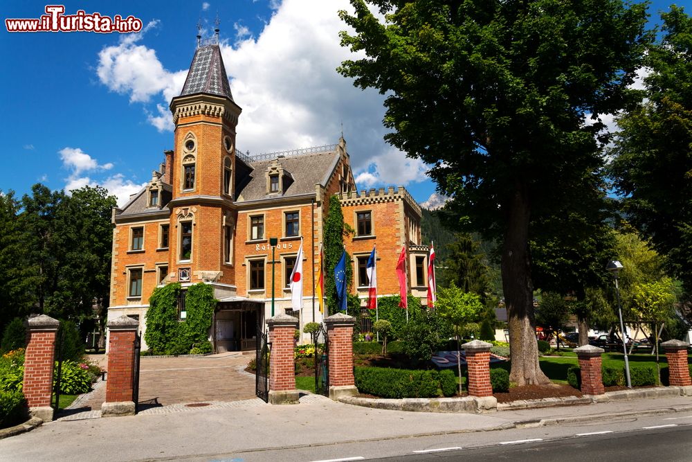 Immagine Il Municipio nel centro cittadino di Schladming in estate, Stiria, Austria.