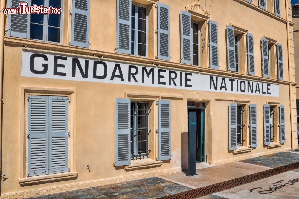 Immagine Il Museo di Storia del Cinema a Saint-Tropez, Francia: è ospitato in una ex gendarmeria cittadina ed è incentrato su film e attori locali.