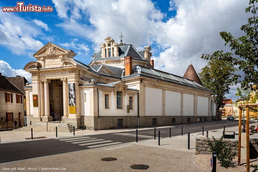 Immagine Il Museo Hieron a Paray-le-Monial, Francia: questo museo di arte sacra ospita oggetti liturgici, antichi dipinti, sculture e splendidi monili di oreficeria - © Nigel Jarvis / Shutterstock.com