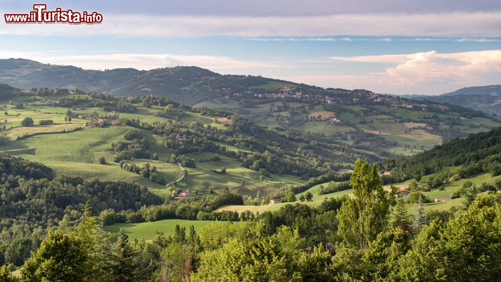 Immagine Il paesaggio dell'Appennino Modenese ripreso da Lama Mocogno,  Emilia-Romagna