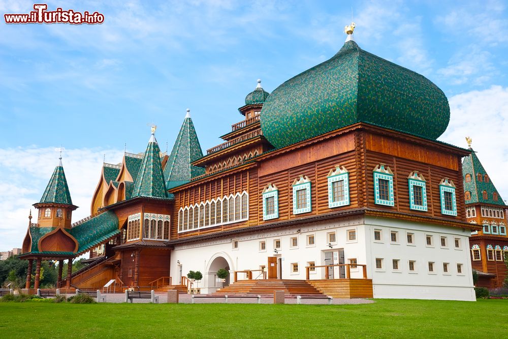 Immagine Il Palazzo in legno dello Zar Alexey Mikhailovich nel parco Kolomenskoe a Mosca in Russia