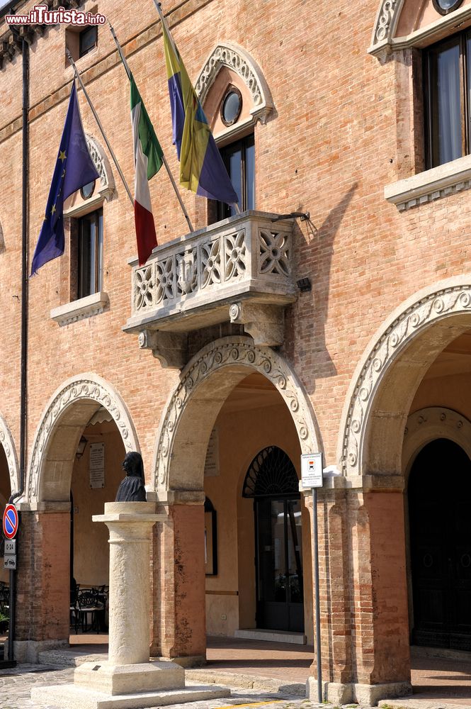 Immagine Il Palazzo Comunale di Verucchio im Val Marecchia, provincia di Rimini