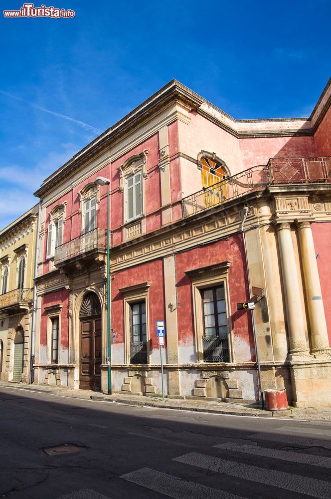 Immagine Il Palazzo De Paolo nel centro di Galatone in Puglia