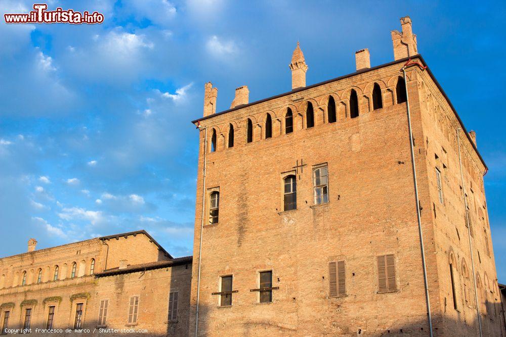 Immagine Il Palazzo dei Pio un castello nel centro di Carpi, Emilia-Romagna  - © francesco de marco / Shutterstock.com