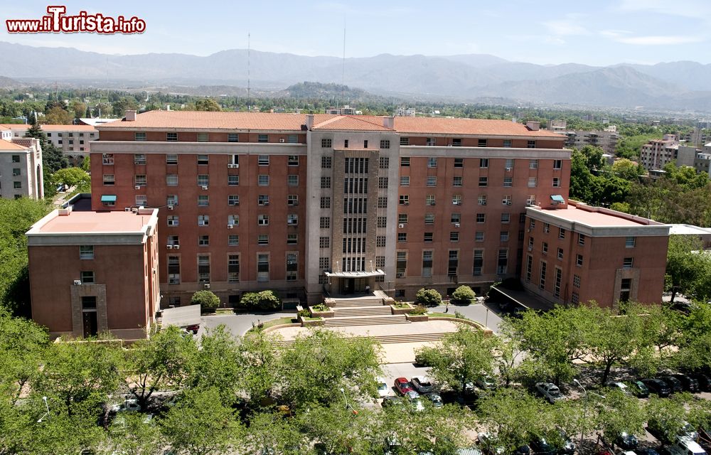 Immagine Il Palazzo della Corte nella città di Mendoza, Argentina. Questa località è situata su una delle più importanti vie di comunicazione fra Argentina e Cile.