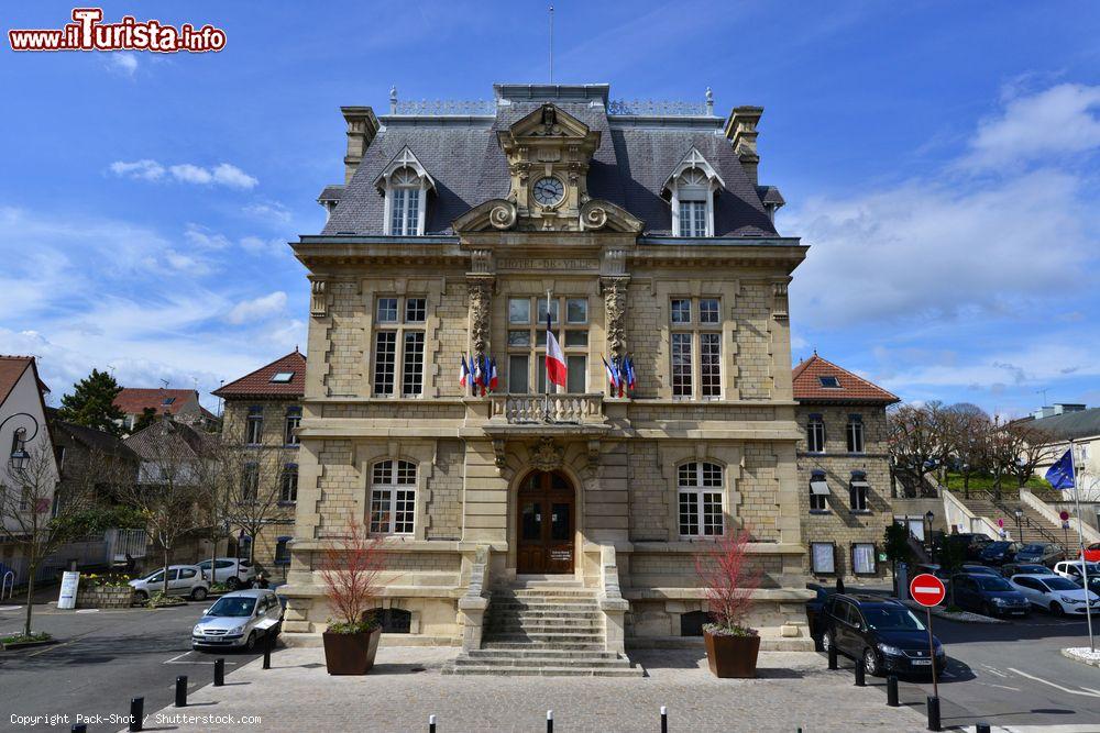 Immagine Il Palazzo Municipale a Conflans-Sainte-Honorine, Francia - © Pack-Shot / Shutterstock.com