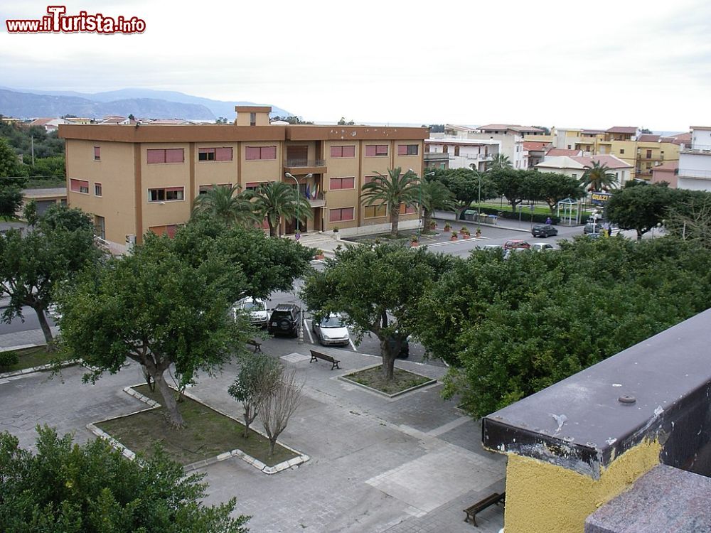 Immagine Il Palazzo Municipale del comune di Terme Vigliatore in Sicilia, provincia di Messina